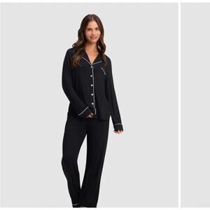 Cozy Earth Women’s 2 Piece Long Sleeve Bamboo Pajama Set in Black Size 2XL